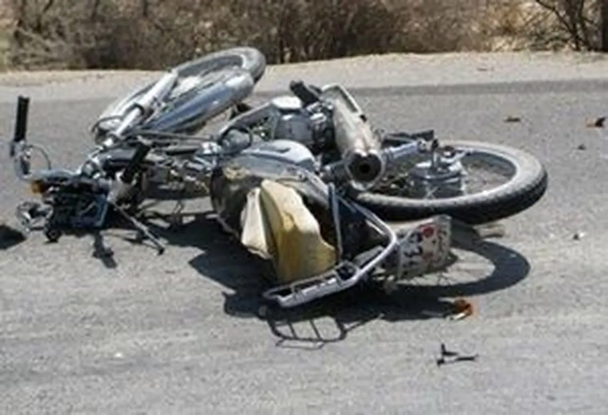 تصادف موتورسیکلت با لودر سه کشته بر جا گذاشت