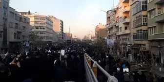 جمعیت بی‌سابقه مردم تهران در تشییع پیکر شهید سلیمانی/فیلم