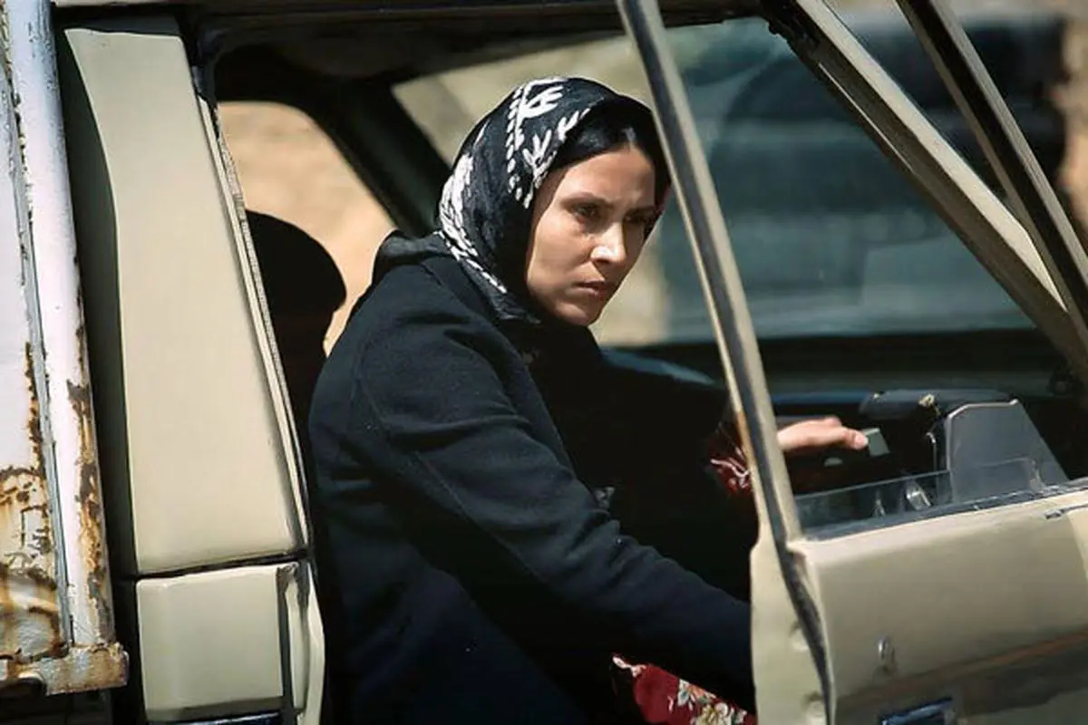 ماجرای عجیب دختری دانشجو که مجبور به کولبری میشود/عکس