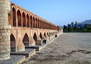 
واگذاری طرح احیای زاینده‌رود به اصفهان
