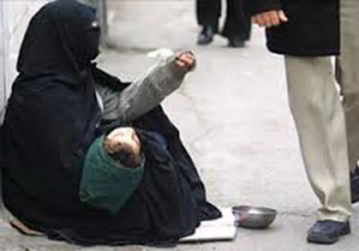 متکدیان در همه جای شهر دیده میشوند