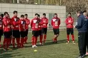 جشن تولد درویش وند در تمرین سرخ پوشان