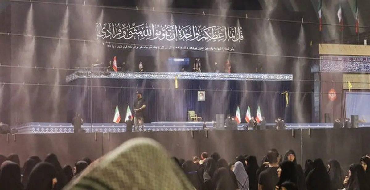 المنار: سیل جمعیت در مصلای تهران حاضر شده است