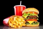 آیا خوردن در زمانی که گرسنه نیستید، مشکل زا است؟