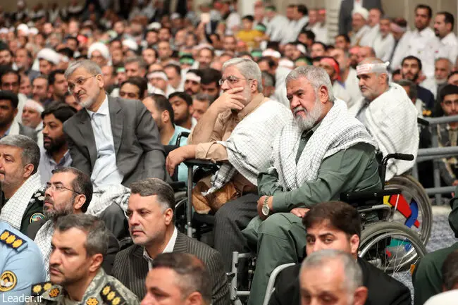 دیدار پیشکسوتان و فعالان دفاع مقدس و مقاومت با رهبر انقلاب/گزارش تصویری