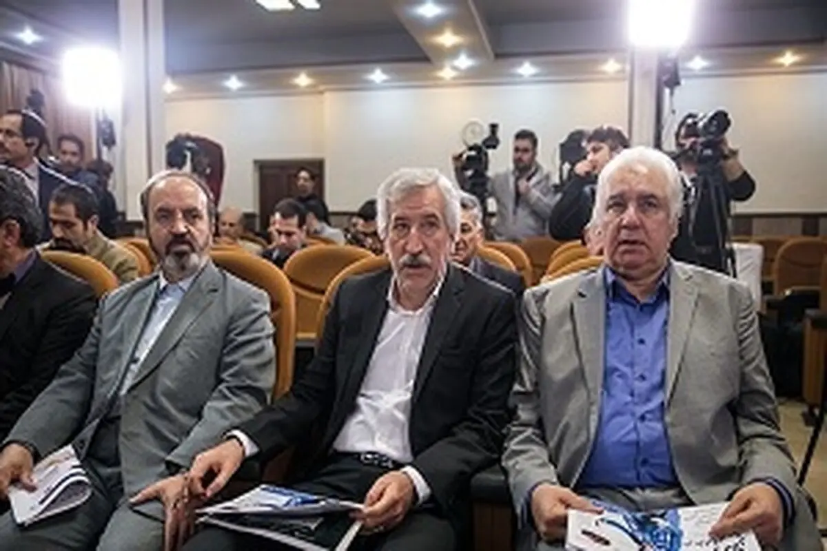 
مدیران استقلال خانه‌نشین می‌شوند؟
