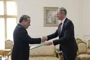 
جزئیات دیدار سفیر جدید انگلیس با عراقچی
