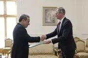 
جزئیات دیدار سفیر جدید انگلیس با عراقچی
