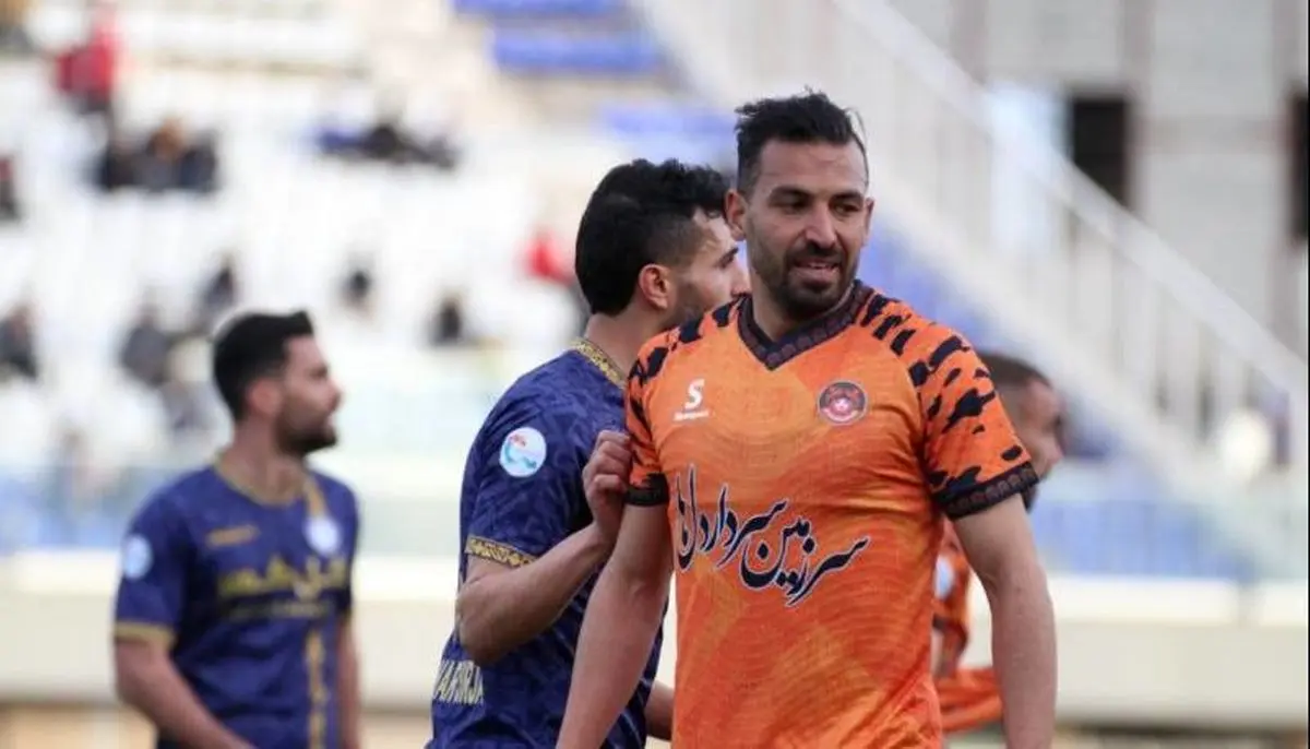 غفلت برابر سپاهان مساوی با پشیمانی است
