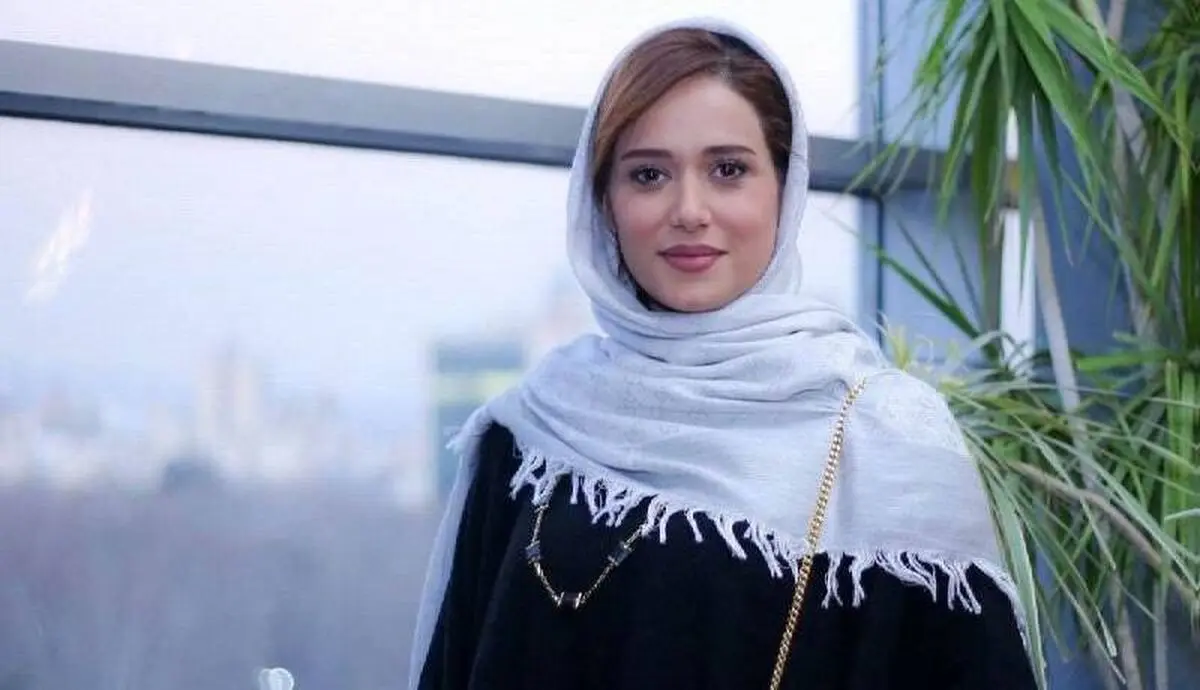 تصویر پریناز ایزدیار بر روی پوستر یک فیلم