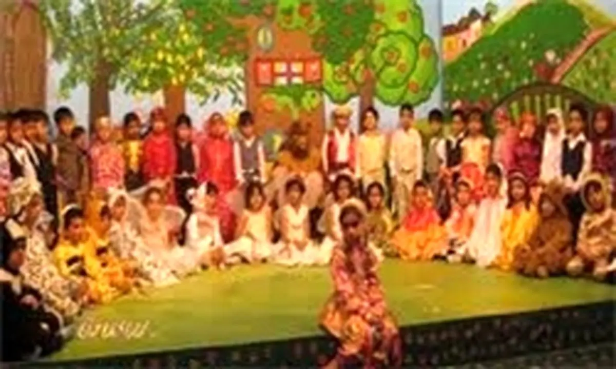 بچهها نباید ۲۴ساعته به مادر بچسبند