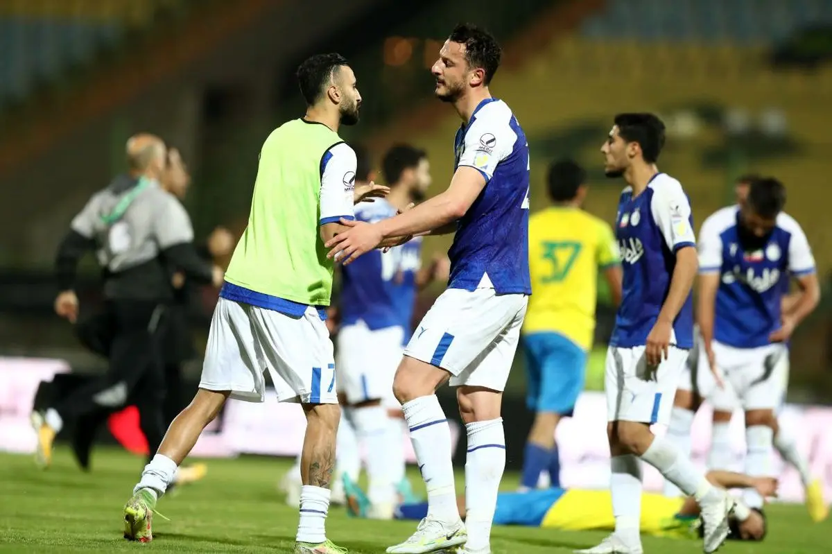 
تعویض طلایی استقلالی‌ها
