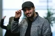 گوشی الماس نشان جواد عزتی حاشیه ساز شد /عکس