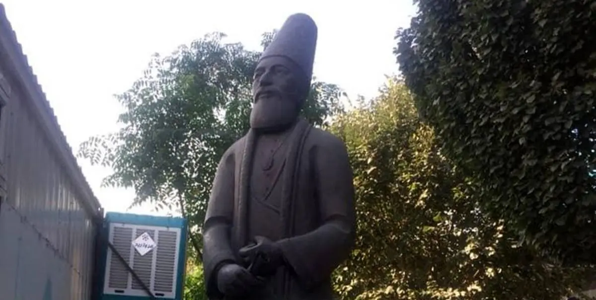 تندیس قائم مقام به باغ نگارستان می رود