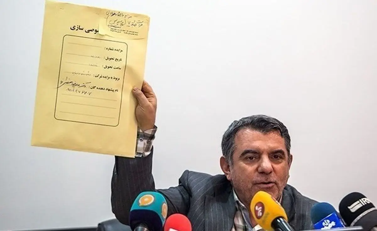رئیس سازمان خصوصی سازی آب پاکی را روی دست سرخابی ها ریخت