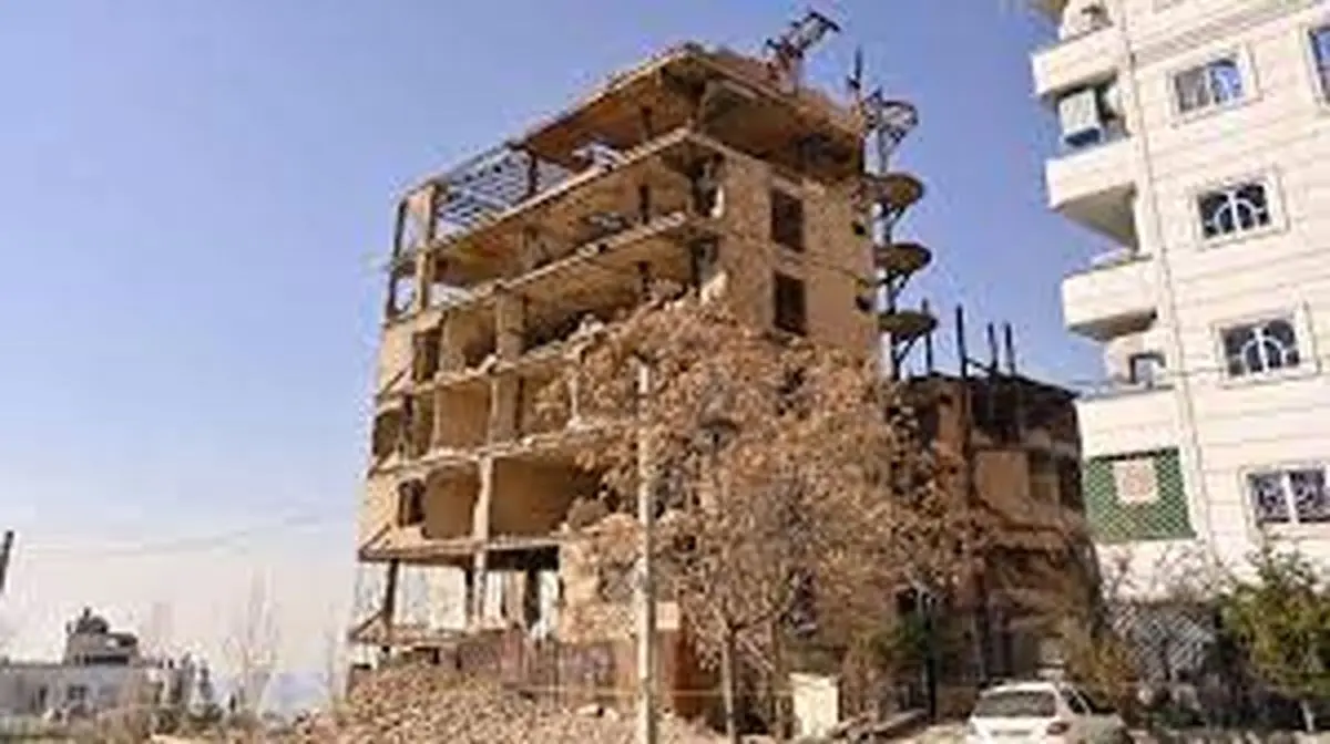 این ملک بلاتکیف ۱۱ طبقه پرخطر تخریب شد