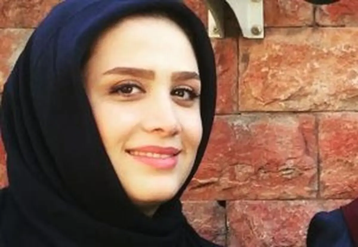 مانتوی خاص و گل درشت سارا روستاپور /عکس