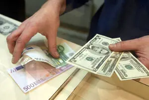 قیمت دلار، قیمت یورو و قیمت پوند دوشنبه ۸ اسفند ۱۴۰۱ + جدول
