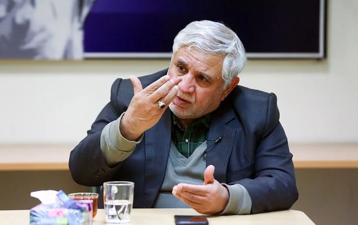 نباید روابط با شرق و غرب را به دوقطبی تبدیل کرد