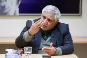 نباید روابط با شرق و غرب را به دوقطبی تبدیل کرد