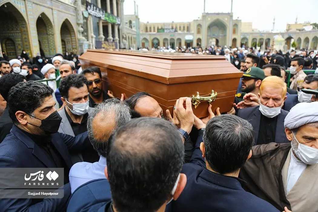 تشییع همسر آیت‌الله جوادی آملی در قم/گزارش تصویری